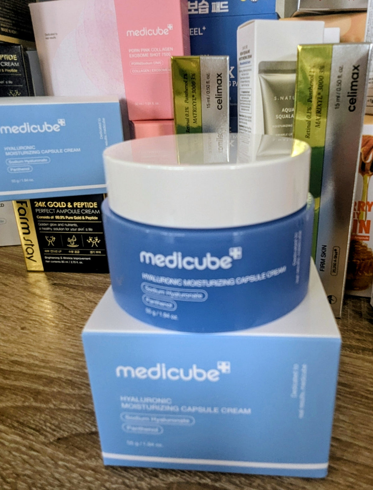 MEDICUBE - Hyaluronic Moisturizing Capsule Cream 55g